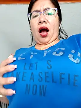 Snapshot of __valentina18 chatting on January 10, 2025, 1:09 pm valentina18 online show from January 10, 2025, 1:09 pm