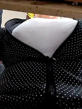 Snapshot of __valentina18 chatting on February 18, 2025, 4:16 pm valentina18 online show from February 18, 2025, 4:16 pm