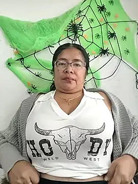 Snapshot of __valentina18 chatting on October 11, 2025, 1:09 pm valentina18 online show from October 11, 2025, 1:09 pm