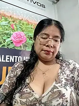   valentina18 online show from April 29, 2026, 1:04 pm