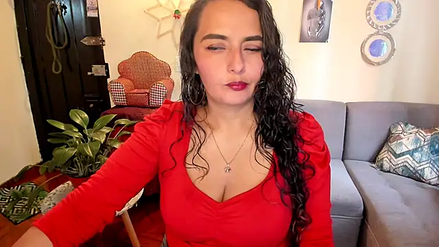 Snapshot of emma_luxy chatting on February 23, 2025, 7:49 pm emma luxy online show from February 23, 2025, 7:49 pm