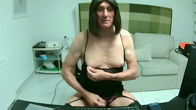 TranseCarmen online show from May 15, 2026, 10:17 pm