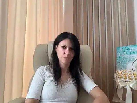 Snapshot of InjaAtHome chatting on July 24, 2026, 9:29 am InjaAtHome online show from July 24, 2026, 9:29 am