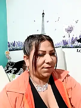 Snapshot of Alyona21 chatting on December 2, 2024, 12:09 am Alyona21 online show from December 2, 2024, 12:09 am