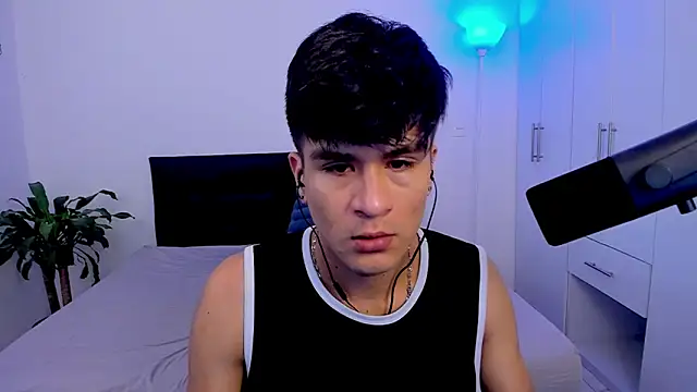 Snapshot of Eiden_allenx chatting on February 5, 2025, 4:03 pm Eiden allenx online show from February 5, 2025, 4:03 pm