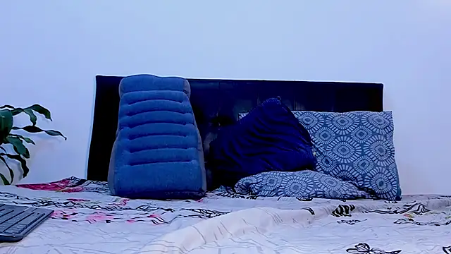 Snapshot of Eiden_allenx chatting on February 18, 2025, 6:04 am Eiden allenx online show from February 18, 2025, 6:04 am