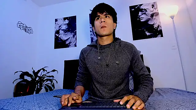 Snapshot of Eiden_allenx chatting on September 21, 2025, 9:55 am Eiden allenx online show from September 21, 2025, 9:55 am