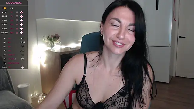 Snapshot of Mary_love16 chatting on May 26, 2026, 8:21 am Mary love16 online show from May 26, 2026, 8:21 am