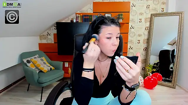 Snapshot of EmillyTaylor chatting on February 18, 2025, 4:26 am EmillyTaylor online show from February 18, 2025, 4:26 am