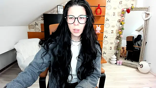 Snapshot of EmillyTaylor chatting on October 10, 2025, 2:43 am EmillyTaylor online show from October 10, 2025, 2:43 am