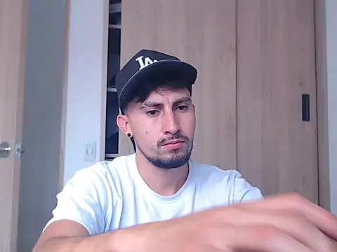 Snapshot of ChrisDamon chatting on November 14, 2025, 2:05 pm ChrisDamon online show from November 14, 2025, 2:05 pm