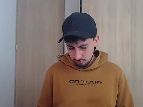 Snapshot of ChrisDamon chatting on December 2, 2025, 11:15 am ChrisDamon online show from December 2, 2025, 11:15 am