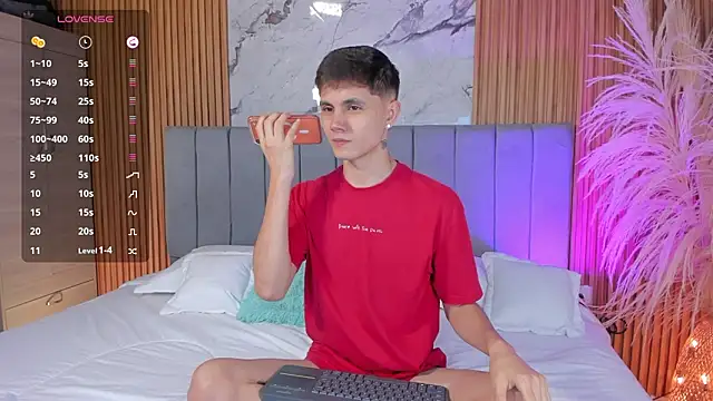 Snapshot of DustinLevine chatting on February 12, 2026, 12:11 pm DustinLevine online show from February 12, 2026, 12:11 pm