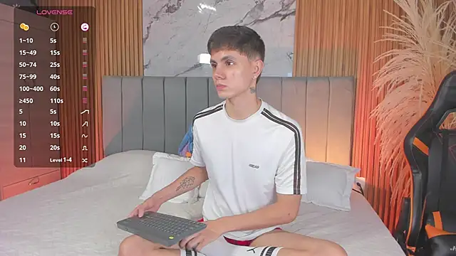 Snapshot of DustinLevine chatting on February 20, 2026, 12:27 pm DustinLevine online show from February 20, 2026, 12:27 pm