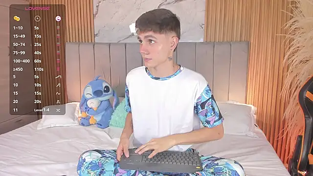 Snapshot of DustinLevine chatting on February 28, 2026, 12:55 am DustinLevine online show from February 28, 2026, 12:55 am