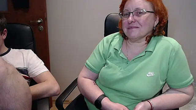 Snapshot of JoannaAndNeighbour chatting on January 26, 2025, 4:20 pm JoannaAndNeighbour online show from January 26, 2025, 4:20 pm