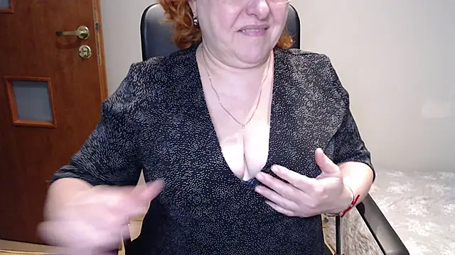 Snapshot of JoannaAndNeighbour chatting on January 29, 2025, 6:54 am JoannaAndNeighbour online show from January 29, 2025, 6:54 am