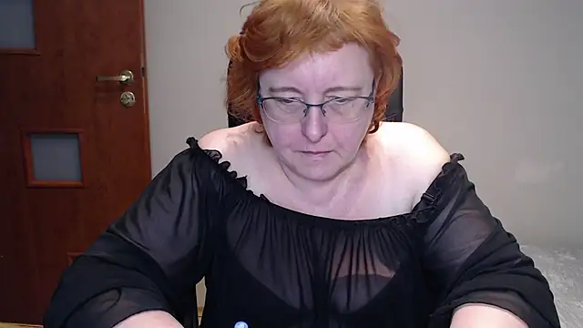 Snapshot of JoannaAndNeighbour chatting on March 21, 2025, 9:56 am JoannaAndNeighbour online show from March 21, 2025, 9:56 am