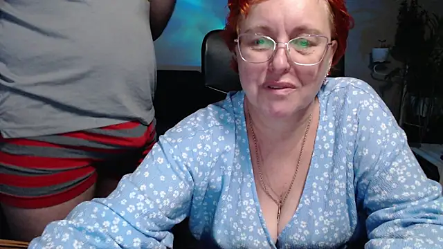 Snapshot of JoannaAndNeighbour chatting on November 15, 2025, 9:17 am JoannaAndNeighbour online show from November 15, 2025, 9:17 am