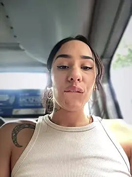 Snapshot of __IRIS__ chatting on December 12, 2024, 5:04 pm IRIS online show from December 12, 2024, 5:04 pm