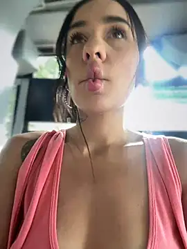 Snapshot of __IRIS__ chatting on December 17, 2024, 2:44 pm IRIS online show from December 17, 2024, 2:44 pm