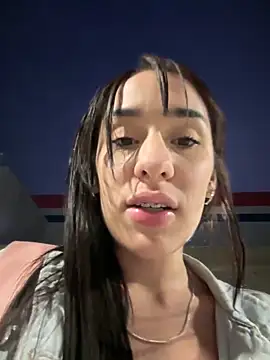 Snapshot of __IRIS__ chatting on February 5, 2025, 4:03 pm IRIS online show from February 5, 2025, 4:03 pm