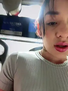 Snapshot of __IRIS__ chatting on February 6, 2025, 2:15 pm IRIS online show from February 6, 2025, 2:15 pm