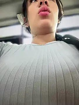 Snapshot of __IRIS__ chatting on February 6, 2025, 8:23 pm IRIS online show from February 6, 2025, 8:23 pm