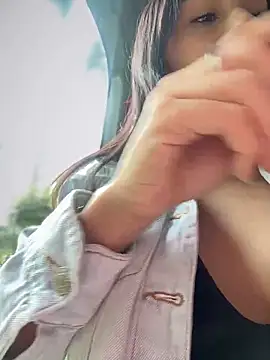 Snapshot of __IRIS__ chatting on March 18, 2025, 1:20 pm IRIS online show from March 18, 2025, 1:20 pm