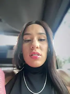 Snapshot of __IRIS__ chatting on March 22, 2025, 8:15 pm IRIS online show from March 22, 2025, 8:15 pm