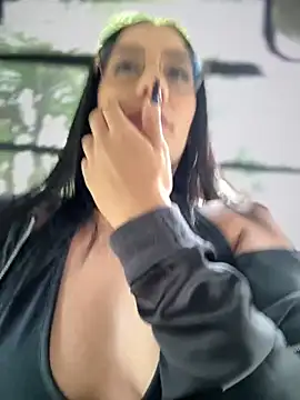 Snapshot of __IRIS__ chatting on October 8, 2025, 3:31 pm IRIS online show from October 8, 2025, 3:31 pm