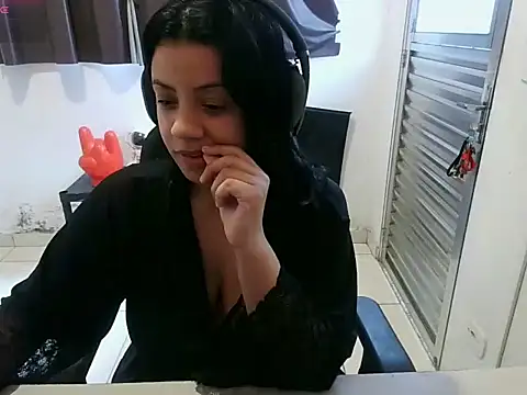 Snapshot of zayrapink chatting on February 23, 2026, 6:16 pm zayrapink online show from February 23, 2026, 6:16 pm