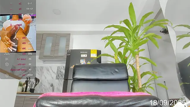 Snapshot of Rose_Dowson22 chatting on September 18, 2025, 10:23 pm Rose Dowson22 online show from September 18, 2025, 10:23 pm