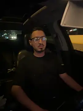 Snapshot of Bbyboyivan chatting on October 19, 2025, 4:24 am Bbyboyivan online show from October 19, 2025, 4:24 am