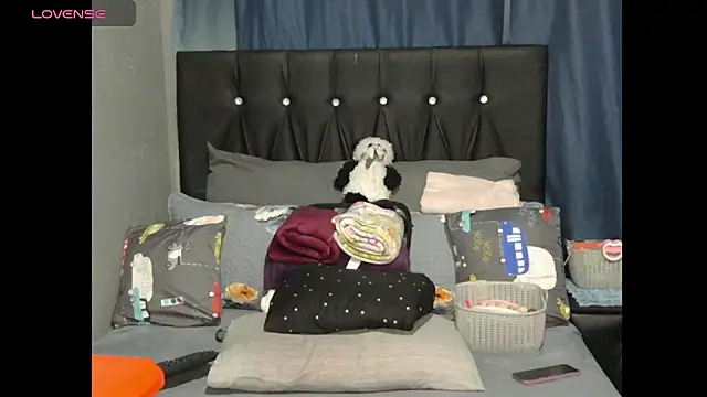 caramelbooty69 online show from October 31, 2025, 5:47 pm