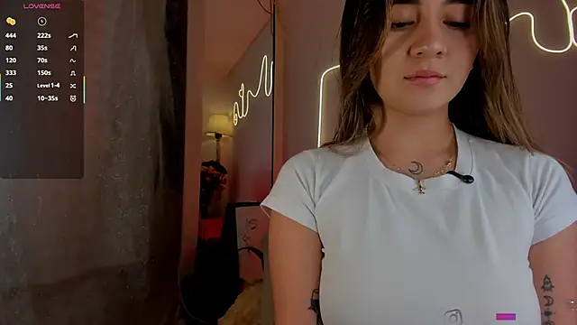 sara cruz011 online show from September 23, 2025, 11:30 pm