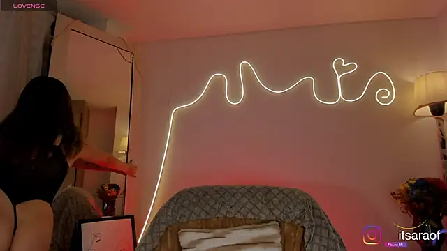 sara cruz011 online show from September 29, 2025, 11:20 pm