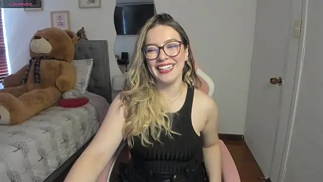 Snapshot of samysweet_8 chatting on May 5, 2026, 2:03 pm samysweet 8 online show from May 5, 2026, 2:03 pm