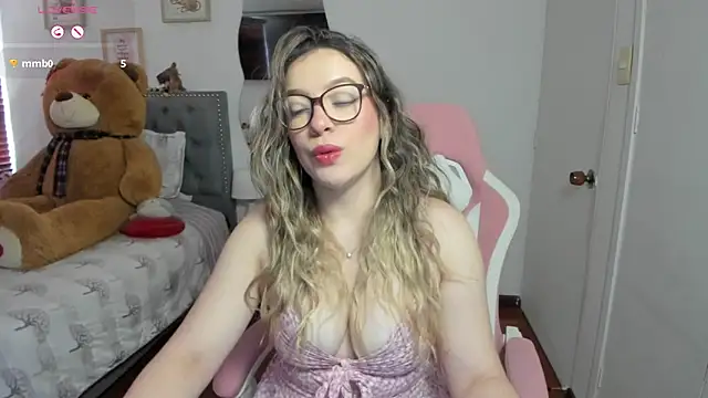 Snapshot of samysweet_8 chatting on June 1, 2026, 1:57 pm samysweet 8 online show from June 1, 2026, 1:57 pm