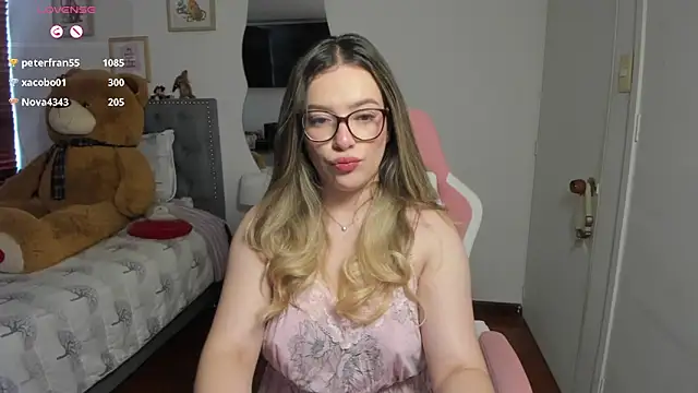 Snapshot of samysweet_8 chatting on June 14, 2026, 2:30 pm samysweet 8 online show from June 14, 2026, 2:30 pm