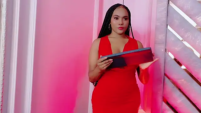 Snapshot of Sara_Boom chatting on June 11, 2026, 12:32 am Sara Boom online show from June 11, 2026, 12:32 am