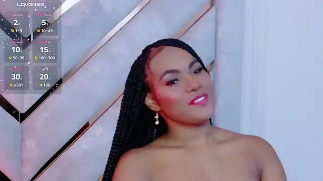 Snapshot of Sara_Boom chatting on June 18, 2026, 8:13 pm Sara Boom online show from June 18, 2026, 8:13 pm