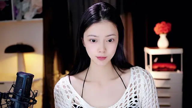 Ocean--Lili online show from May 1, 2026, 2:21 pm