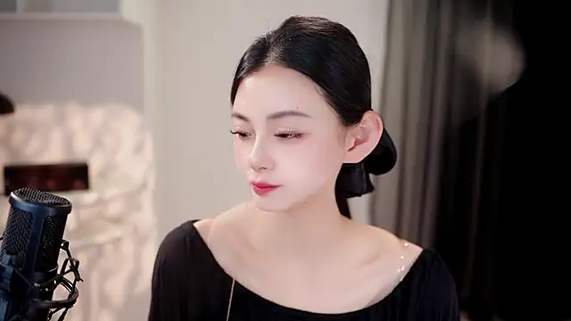 Snapshot of Ocean--Lili chatting on June 9, 2026, 2:28 pm Ocean--Lili online show from June 9, 2026, 2:28 pm