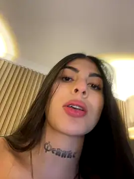 Snapshot of Sarasanders_4 chatting on October 2, 2025, 3:13 am Sarasanders 4 online show from October 2, 2025, 3:13 am