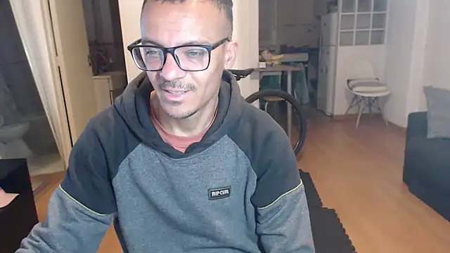 guachin hunk online show from November 23, 2025, 4:12 am