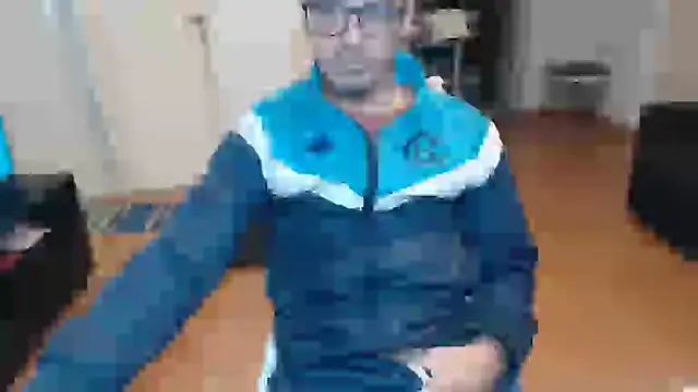 guachin hunk online show from June 15, 2026, 9:50 pm