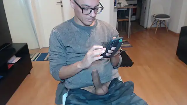 guachin hunk online show from June 25, 2026, 5:12 am