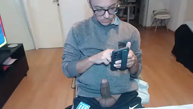 guachin hunk online show from July 9, 2026, 10:14 pm