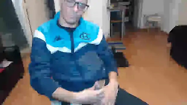 guachin hunk online show from August 3, 2026, 3:49 am